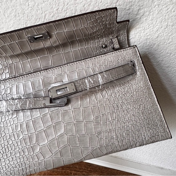 LEATHER INSIDE & OUT Gray Emboss Croc 27 Long KL Shoulder Bag Convertible S7 - Picture 2 of 15